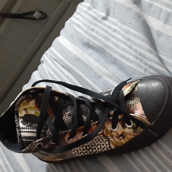 Converse Custom Design Sneakers - Picture 2 of 5